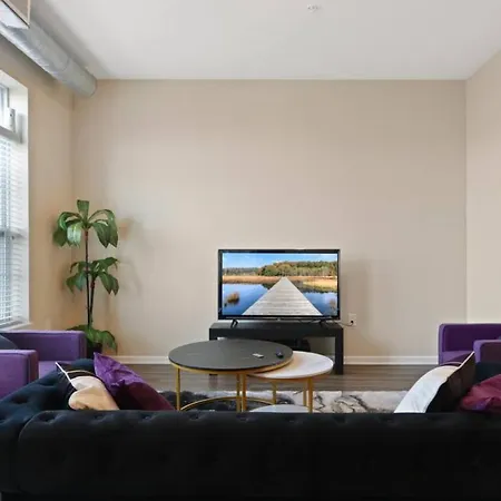 Private Bed Downtown Indy - Shared Apartment